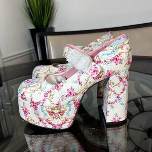Sugar Thrillz Floral Wallpaper Print
Platform Mary Janes Sz 10 M